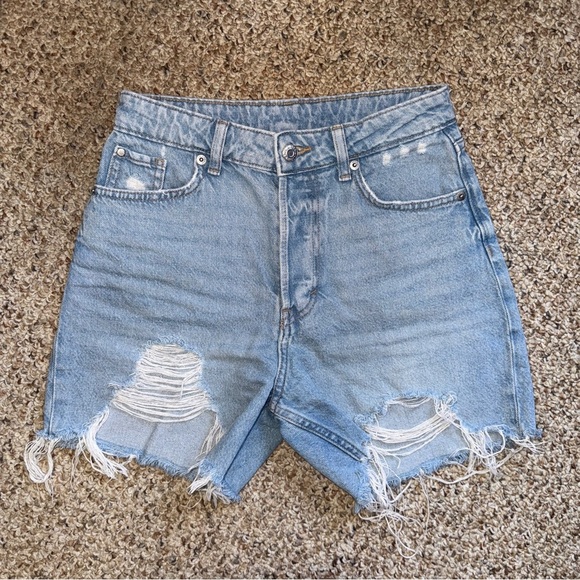 H&M Bermuda mom distressed shorts women’s 2 - Picture 3 of 5